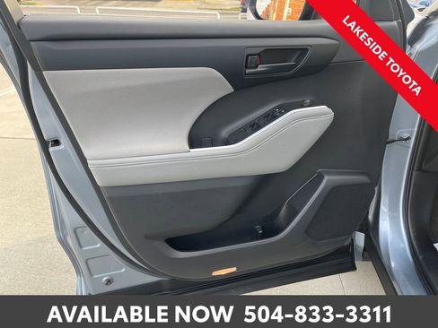 Used 2023 Toyota Highlander LE image 22