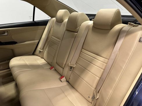 Used 2017 Toyota Camry XLE w/ Moonroof Package FWD image 26