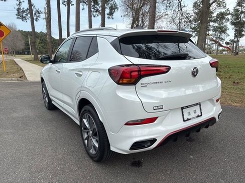 Used 2022 Buick Encore GX Select w/ Sport Touring Package image 5