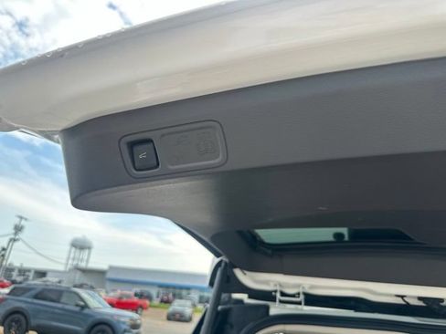 Used 2024 Lincoln Navigator Reserve AWD/4WD image 24