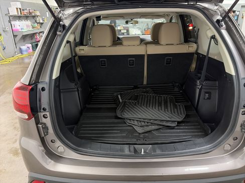 Used 2018 Mitsubishi Outlander SE image 28