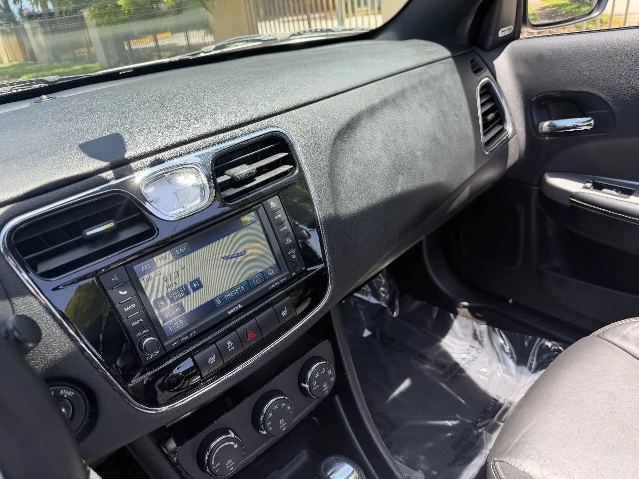 Used 2011 Chrysler 200 Limited FWD image 22