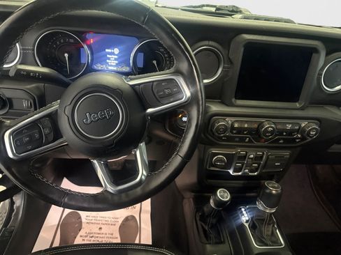 Used 2023 Jeep Wrangler Unlimited Sahara w/ Cold Weather Group AWD/4WD image 12