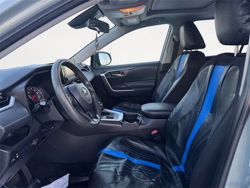 Used 2019 Toyota RAV4 XLE image 9