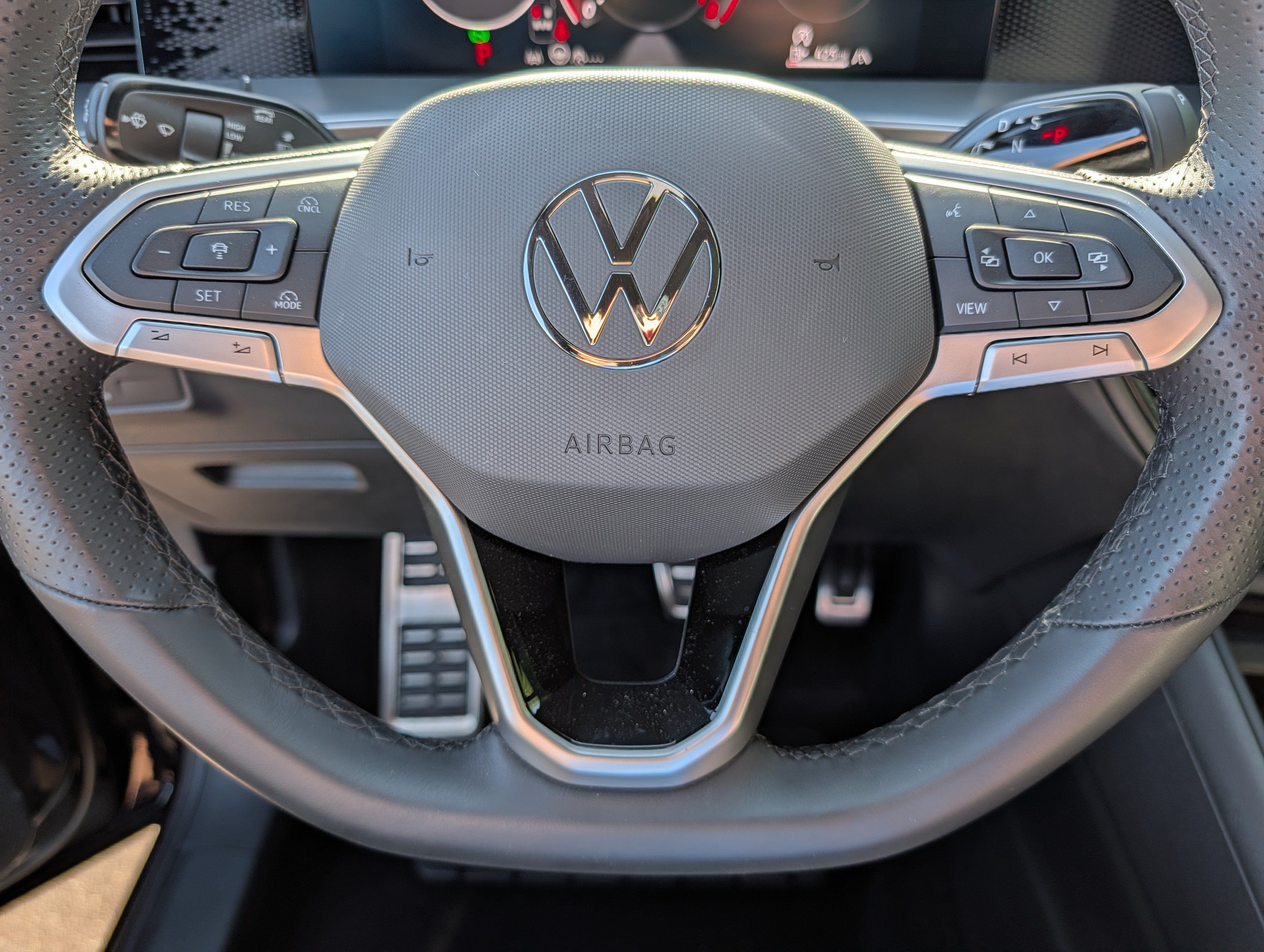 Certified 2026 Volkswagen Tiguan SE R-Line AWD/4WD image 25