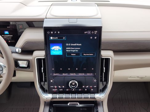 New 2026 GMC Yukon XL Denali w/ Denali Reserve Package image 12