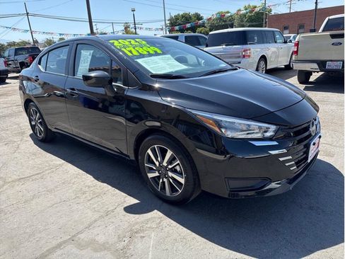 Used 2025 Nissan Versa SV FWD image 2