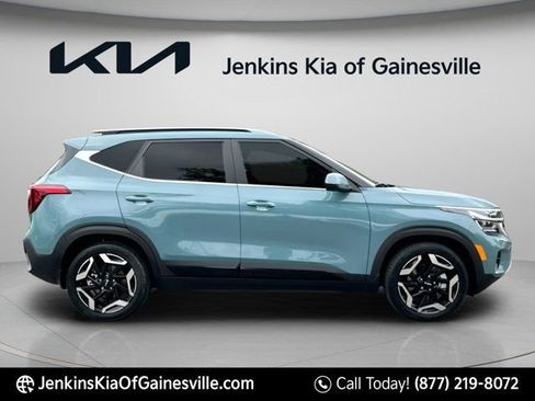 Used 2024 Kia Seltos SX w/ SX Sunroof Package AWD/4WD image 2