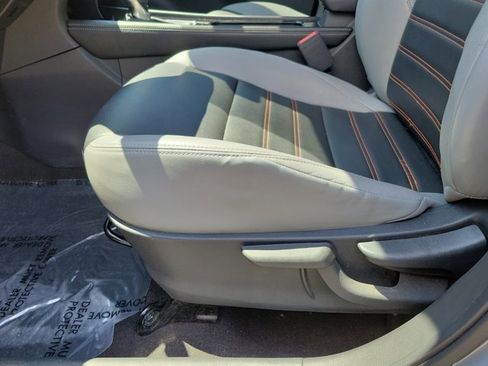 Used 2023 Nissan Kicks SR w/ SR Premium Package FWD image 17