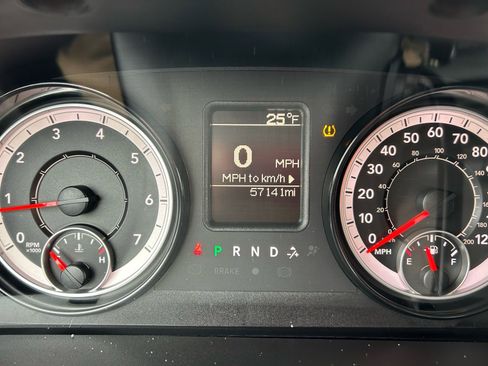 Used 2018 RAM 2500 Tradesman w/ Chrome Appearance Group image 19