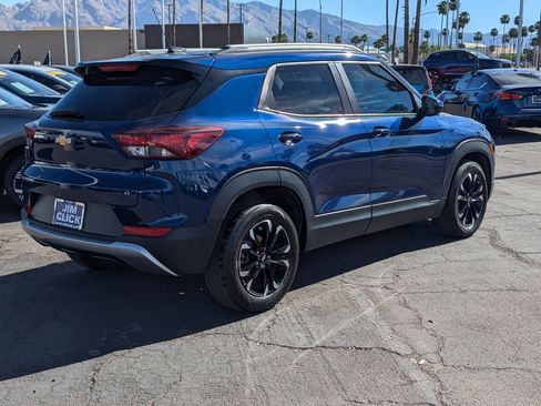 Used 2023 Chevrolet TrailBlazer LT image 2
