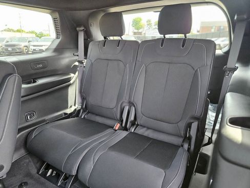 New 2025 Jeep Grand Cherokee L Laredo w/ Luxury Tech Group I image 17