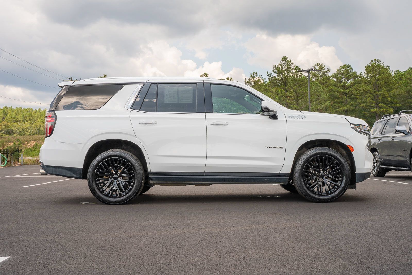 Used 2023 Chevrolet Tahoe High Country w/ Premium Package 2 RWD image 9