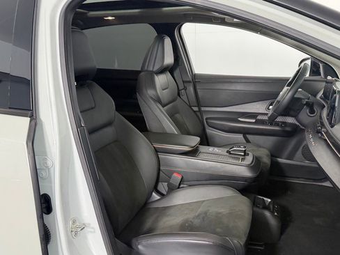 Used 2024 Nissan Ariya FWD image 32