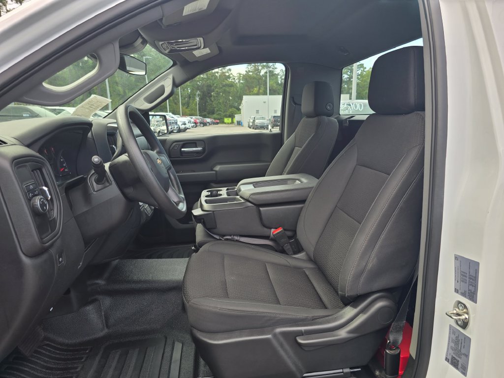 Certified 2025 Chevrolet Silverado 1500 W/T RWD image 9