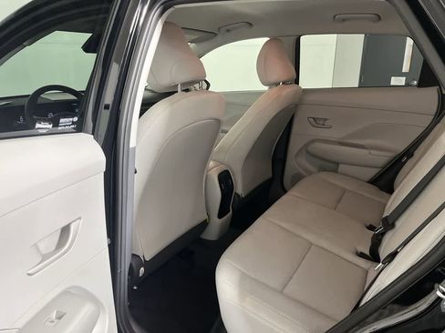 Used 2025 Hyundai Kona SEL image 24