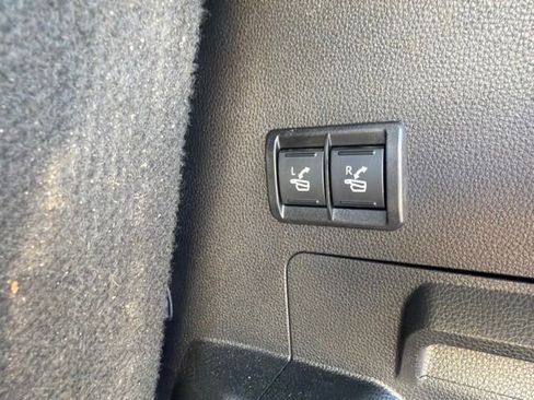 Used 2025 Toyota Sequoia Platinum AWD/4WD image 16