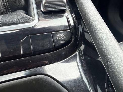 Used 2025 Jeep Compass Limited AWD/4WD image 12