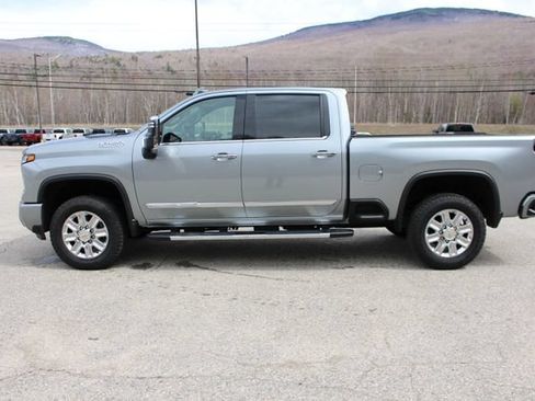 Used 2024 Chevrolet Silverado 3500 High Country w/ High Country Premium Package AWD/4WD image 8