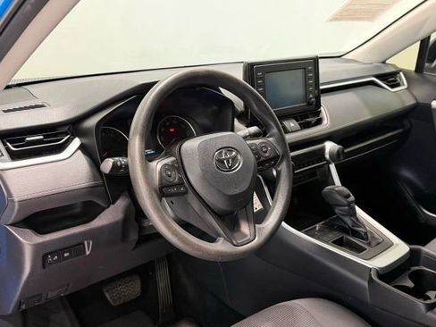 Used 2019 Toyota RAV4 LE image 12