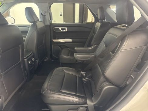 Used 2021 Ford Explorer XLT w/ Equipment Group 202A image 22