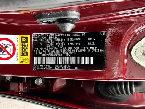 Used 2019 Toyota Highlander XLE image 31