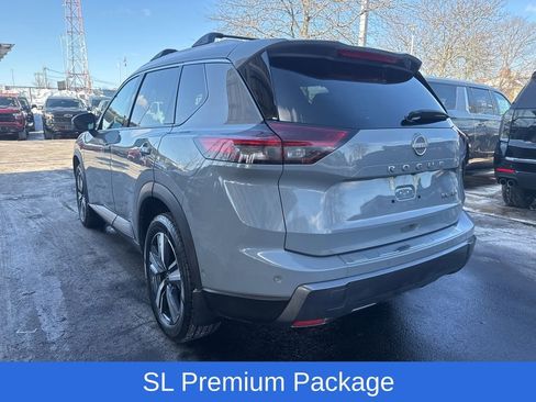 Used 2024 Nissan Rogue SL w/ SL Premium Package image 4