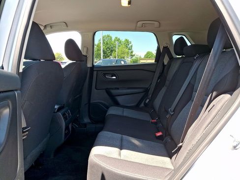 Used 2025 Nissan Rogue SV AWD/4WD image 10