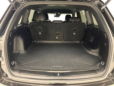 Used 2024 Jeep Grand Cherokee Altitude image 13