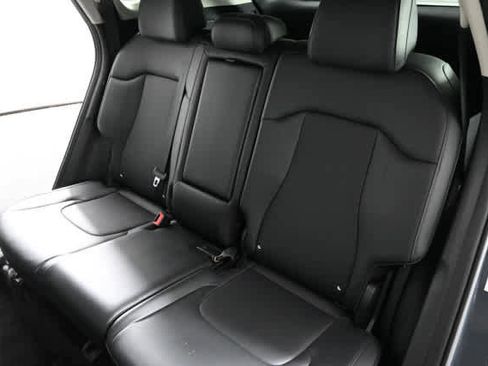 Used 2023 Kia Sportage EX image 12