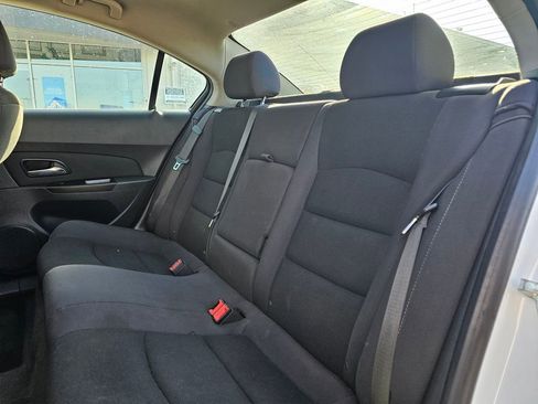 Used 2014 Chevrolet Cruze LT image 14