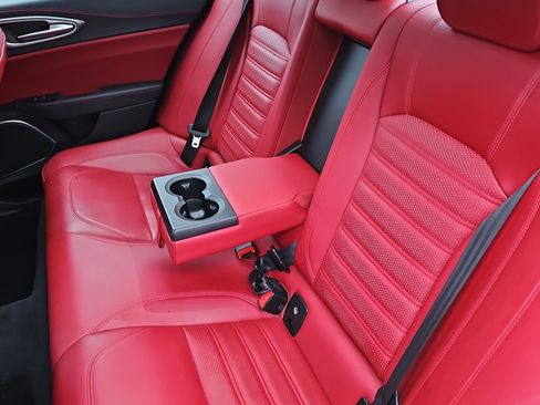 Used 2021 Alfa Romeo Giulia Ti Sport image 12