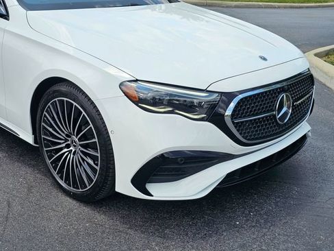 New 2026 Mercedes-Benz E 350 4MATIC Sedan image 4