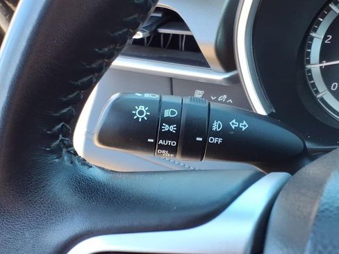 Used 2023 Toyota Highlander XLE image 21