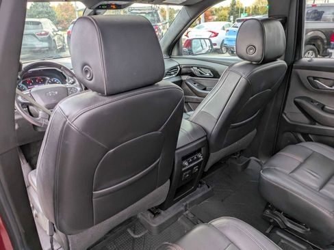 Used 2022 Chevrolet Traverse RS image 16