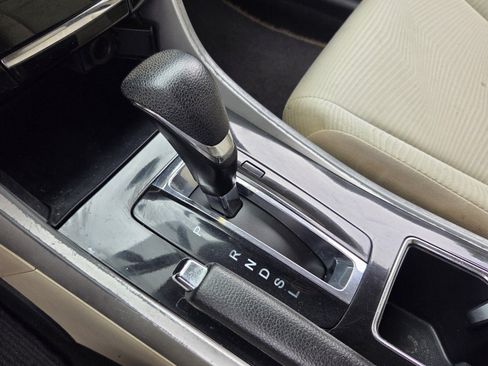 Used 2017 Honda Accord LX image 28