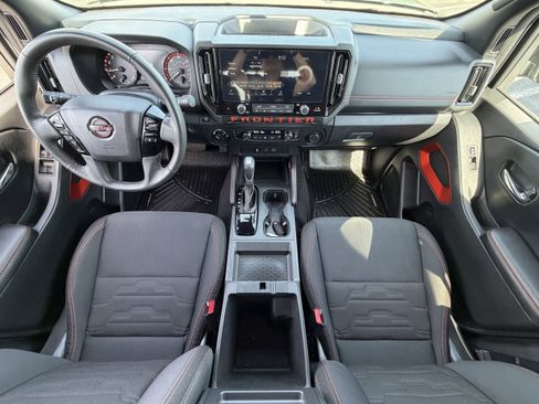 Used 2025 Nissan Frontier PRO-4X AWD/4WD image 17
