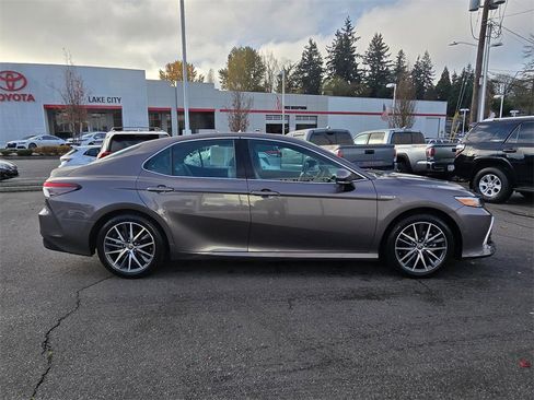 Certified 2021 Toyota Camry XLE w/ Navigation Upgrade Package image 8