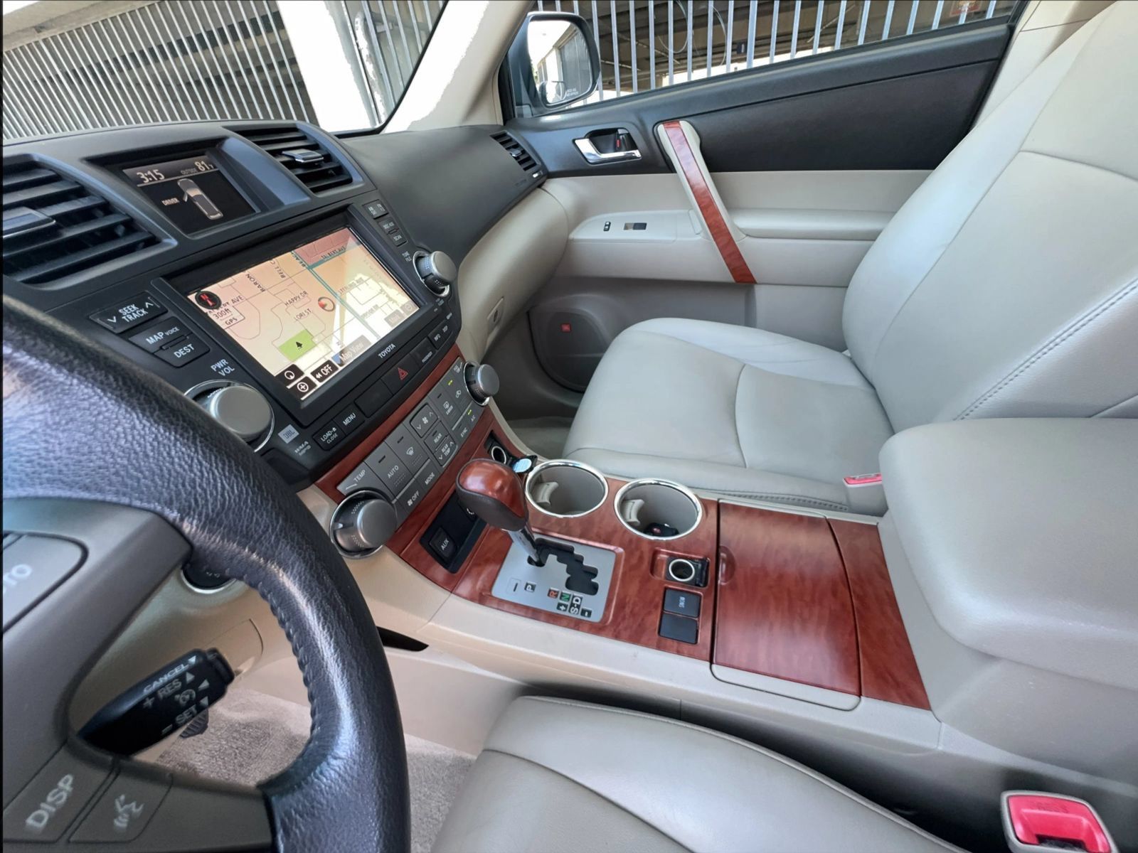 Used 2010 Toyota Highlander Limited w/ Extra Value Pkg 8 FWD image 19