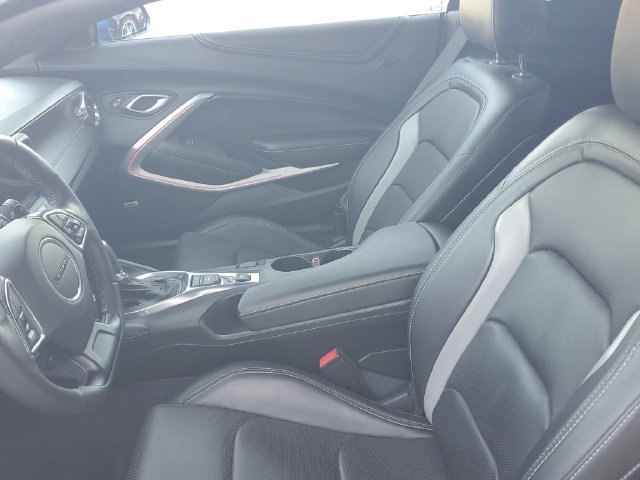 Used 2018 Chevrolet Camaro LT RWD image 11