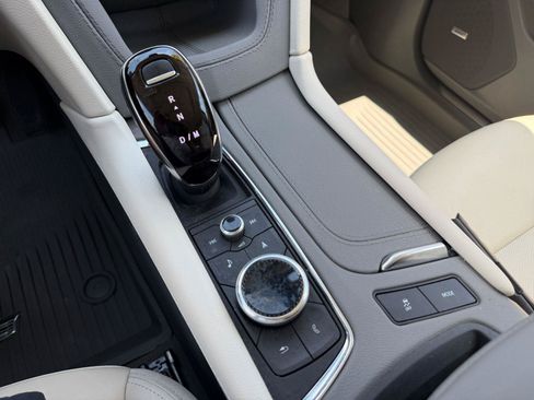 Certified 2023 Cadillac XT5 Premium Luxury w/ LPO, Floor Liner Package AWD/4WD image 33