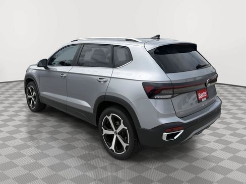 Certified 2025 Volkswagen Taos SEL AWD/4WD image 9