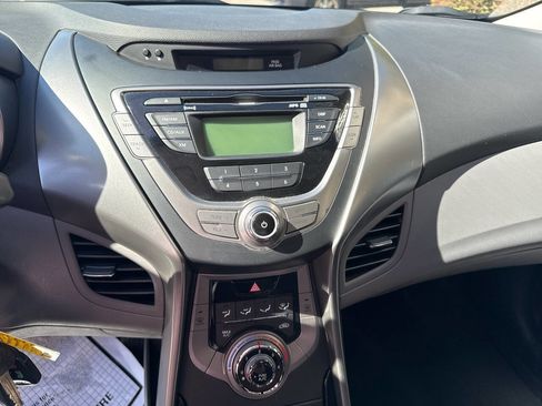 Used 2013 Hyundai Elantra GLS image 18