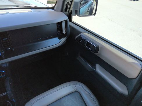 Used 2022 Ford Bronco Wildtrak AWD/4WD image 17