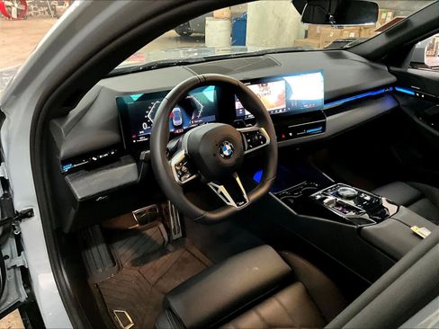 Used 2026 BMW 530i w/ M Sport Package image 15