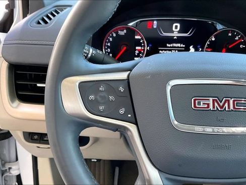 Used 2024 GMC Terrain Denali w/ Denali Premium Package AWD/4WD image 18