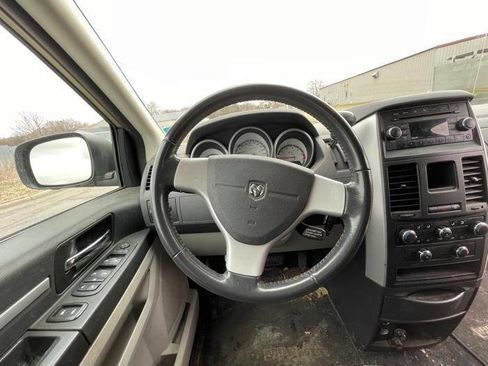 Used 2010 Dodge Grand Caravan Hero FWD image 34