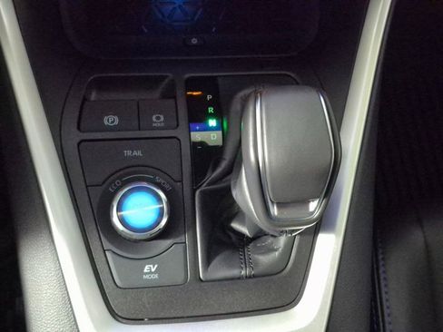 Used 2024 Toyota RAV4 XSE image 17