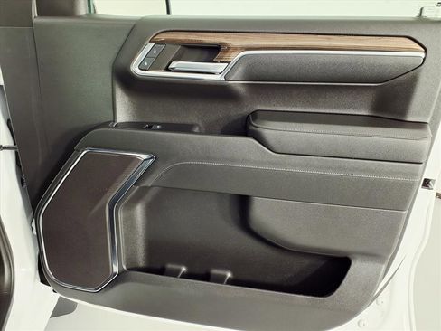 Used 2024 Chevrolet Silverado 1500 RST w/ Z71 Off-Road Package image 18