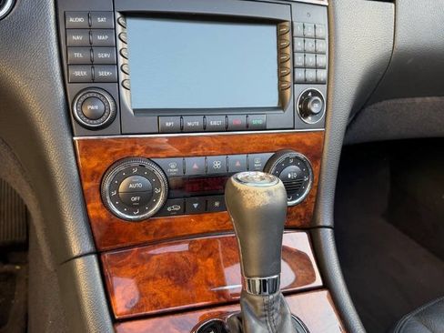 Used 2005 Mercedes-Benz CLK 500 Cabriolet w/ Lighting Pkg image 24